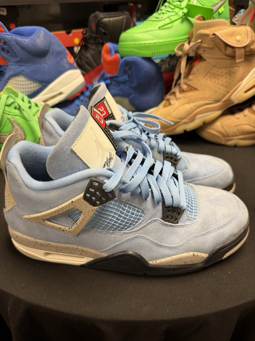 Jordan 4 Retro Mid University Blue - Size 11 - product image from the listing.