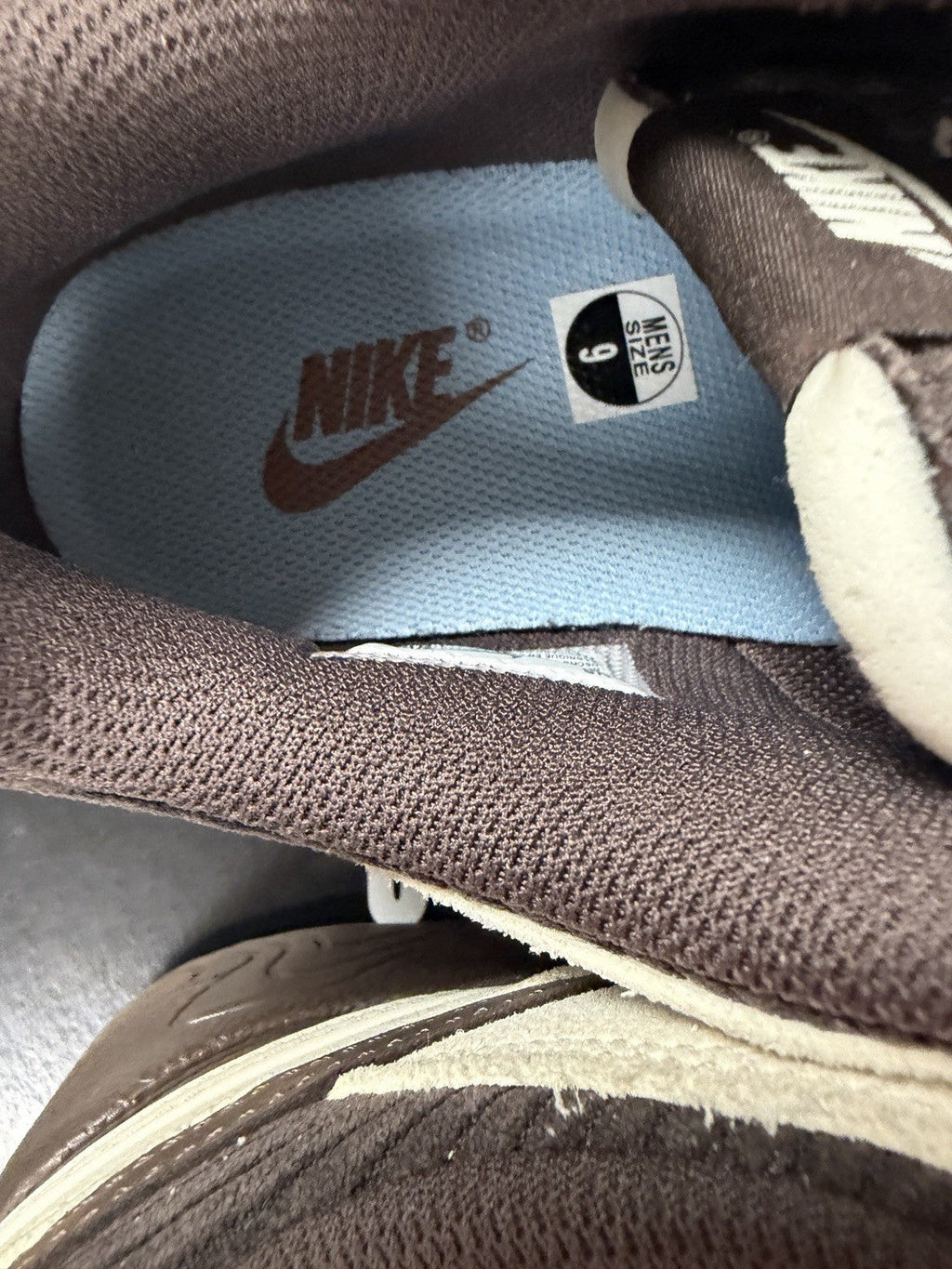 Nike Travis Scott x Zoom Field Jaxx Leche Blue - Size 9 - product image from the listing.