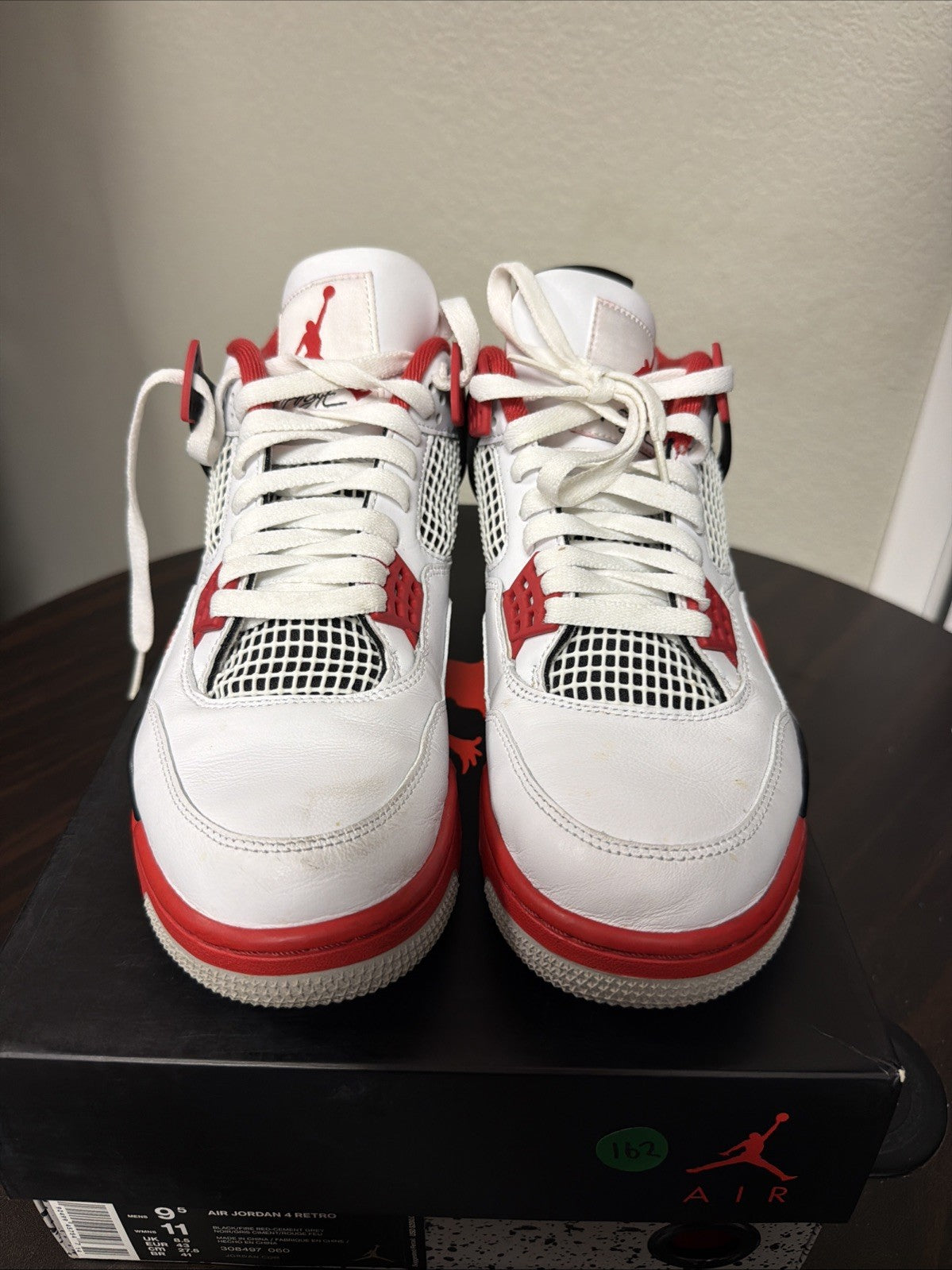 Jordan 4 Retro OG Mid Bred 2019 - Size 9.5 - product image from the listing.