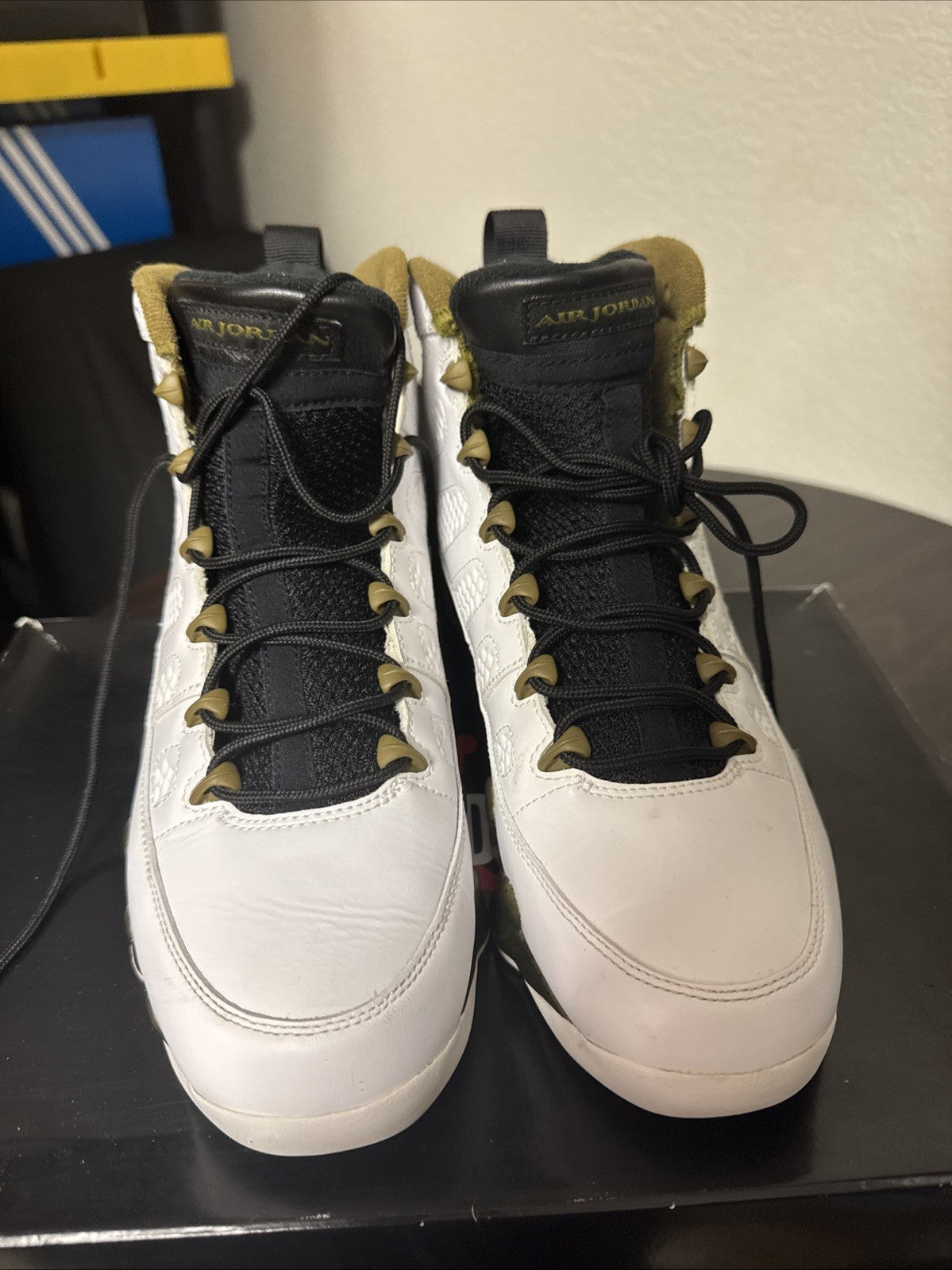 Air Jordan 9 Retro Statue - Size 9.5 - product image from the listing.