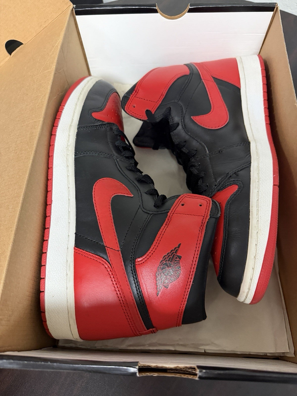 Air Jordan 1 Retro 2001 Bred VNDS - Size 12 - product image from the listing.