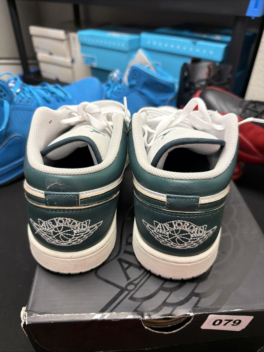 jordan 1 low SE oxidized green size 9.5 Used FQ7687-300 for Men - product image from the listing.