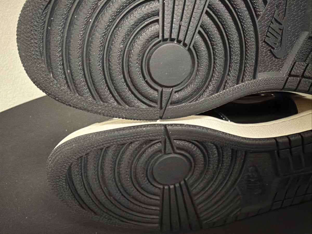 Gold Toe Size 9.5 - Jordan 1 Retro OG NRG High - product image from the listing.