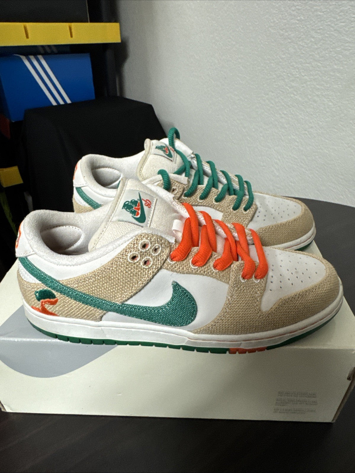 Men's Size 7 Nike SB Dunk Low Jarritos Pre Owned FD0860-001 - product image from the listing.