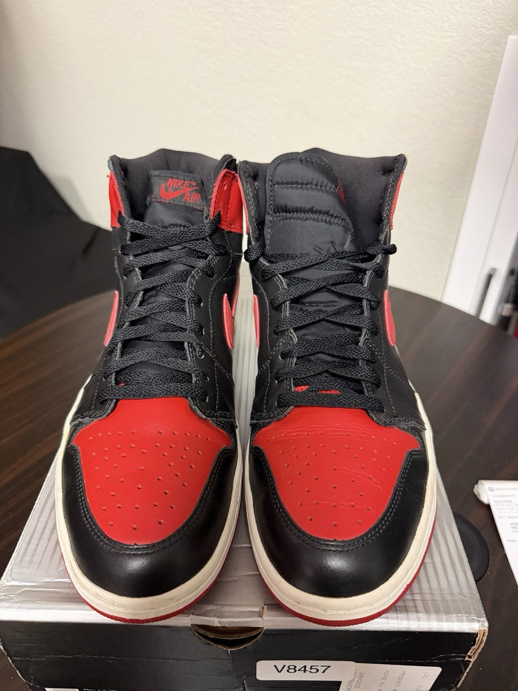 Air Jordan 1 Retro 2001 Bred VNDS - Size 12 - product image from the listing.