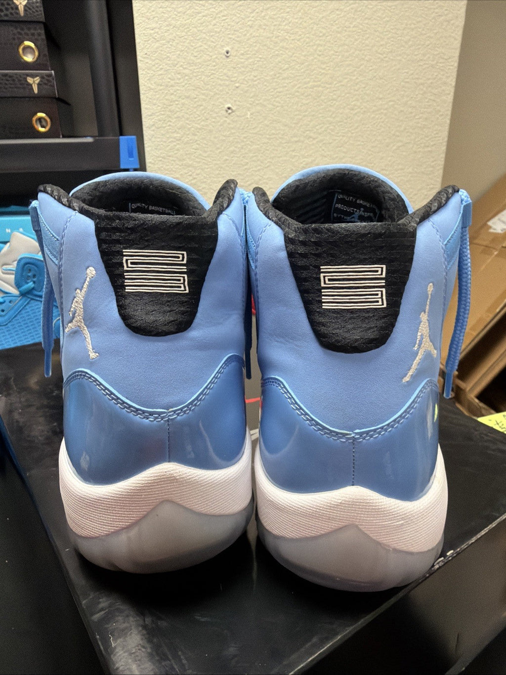 Jordan 11 Retro Pantone 2014😱 - 😱Size 13 - product image from the listing.