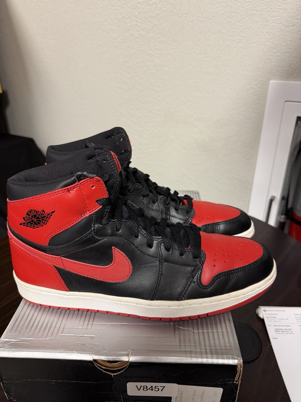 Air Jordan 1 Retro 2001 Bred VNDS - Size 12 - product image from the listing.
