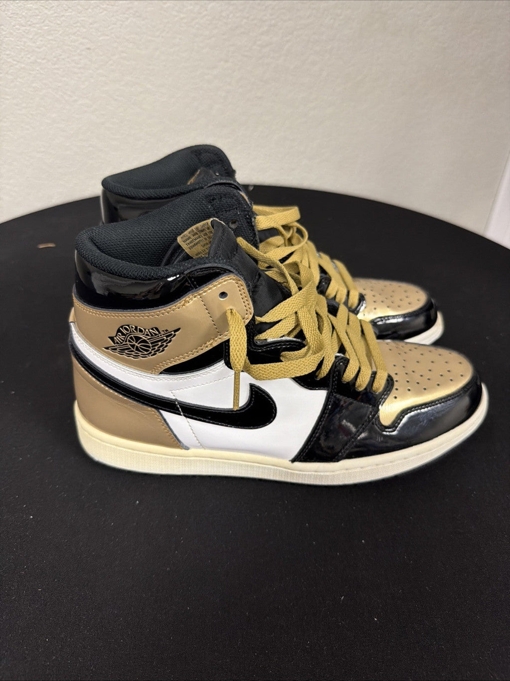 Gold Toe Size 9.5 - Jordan 1 Retro OG NRG High - product image from the listing.