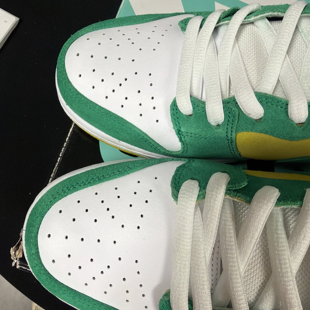 Dunk Pro SB High Oakland Athletics Size 11 305050-337 by Nike - product image from the listing.