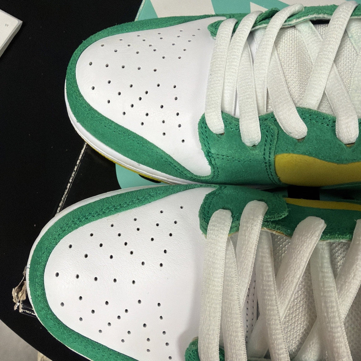 Dunk Pro SB High Oakland Athletics Size 11 305050-337 by Nike - product image from the listing.