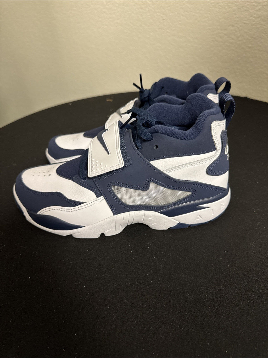 "Cowboys" Nike Air Diamond Turf White Navy Blue Sneakers, Size 8 BNIB FZ8224-101 - product image from the listing.