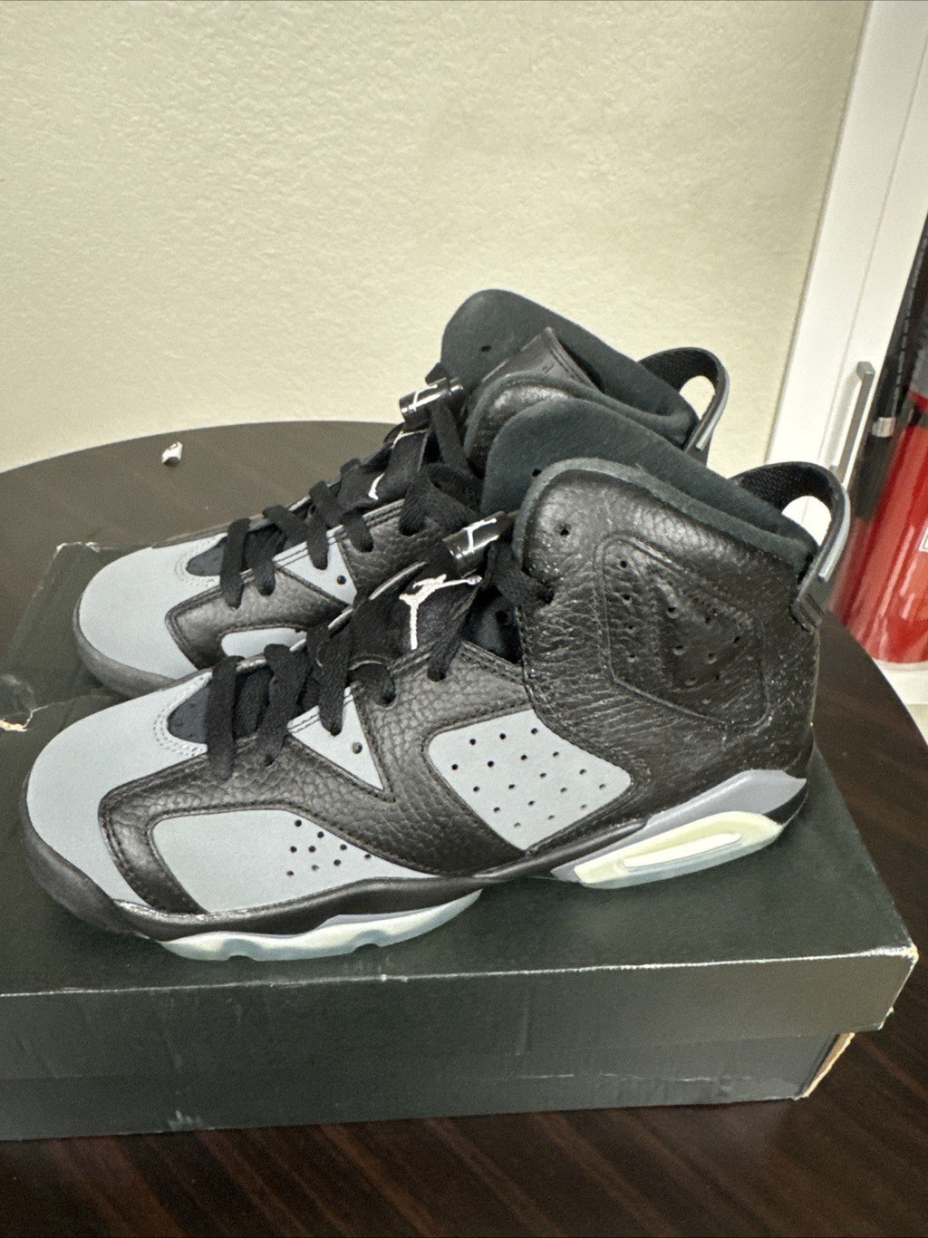 Air Jordan Retro 6 Gs Black Cool Greys - Size 5Y - product image from the listing.