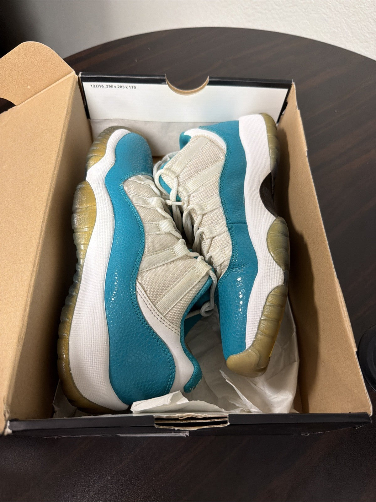 Girls' Nike Air Jordan XI 11 Low Aqua Turbo Green Retro GG 2014 Size 6Y - product image from the listing.