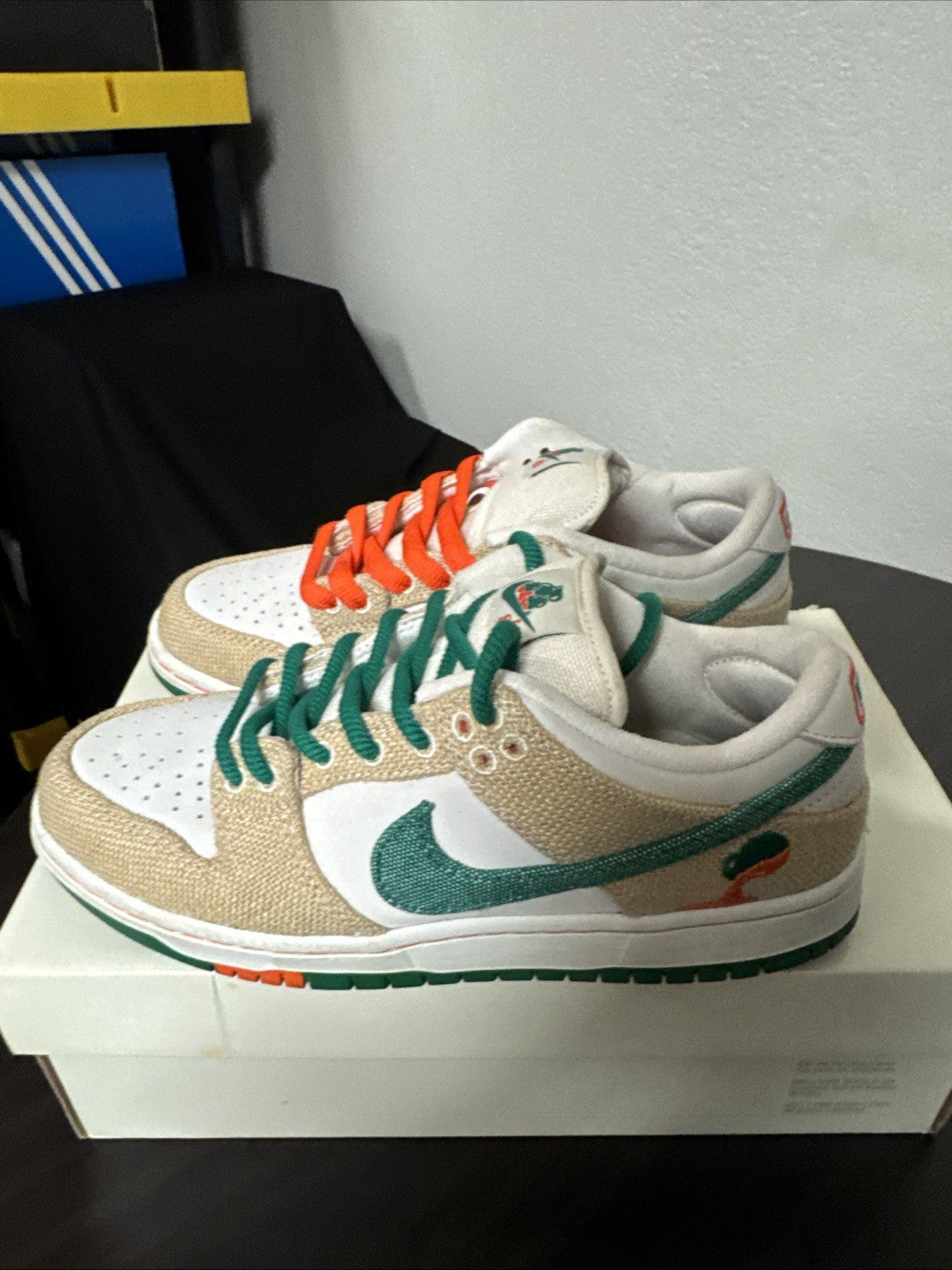 Men's Size 7 Nike SB Dunk Low Jarritos Pre Owned FD0860-001 - product image from the listing.