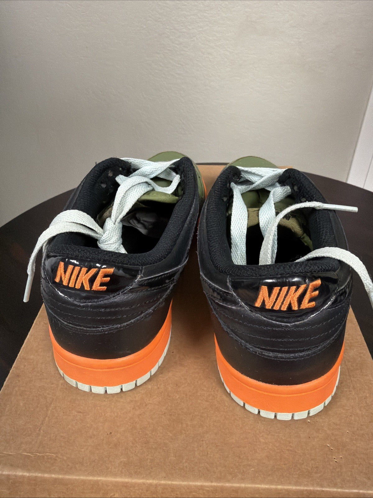 Women's Nike Dunk Low Size Size 8 Mandarin Orange Black Green 317813-301 - product image from the listing.