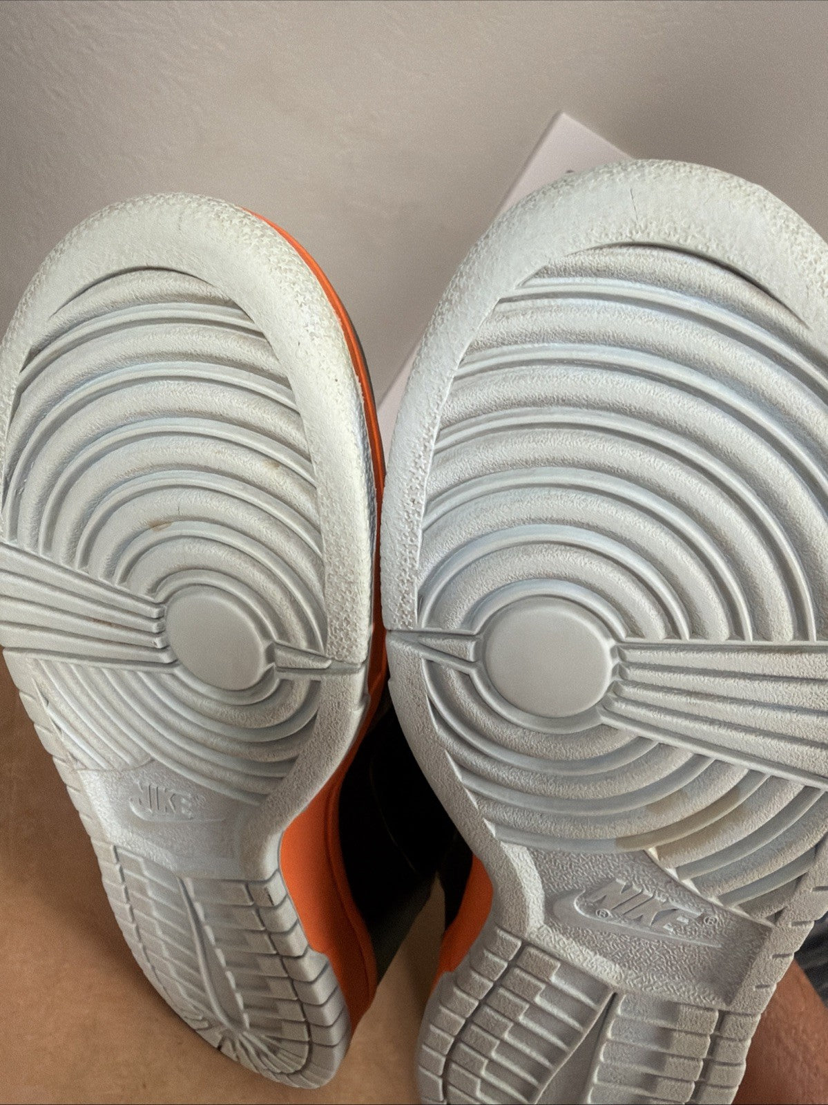 Women's Nike Dunk Low Size Size 8 Mandarin Orange Black Green 317813-301 - product image from the listing.