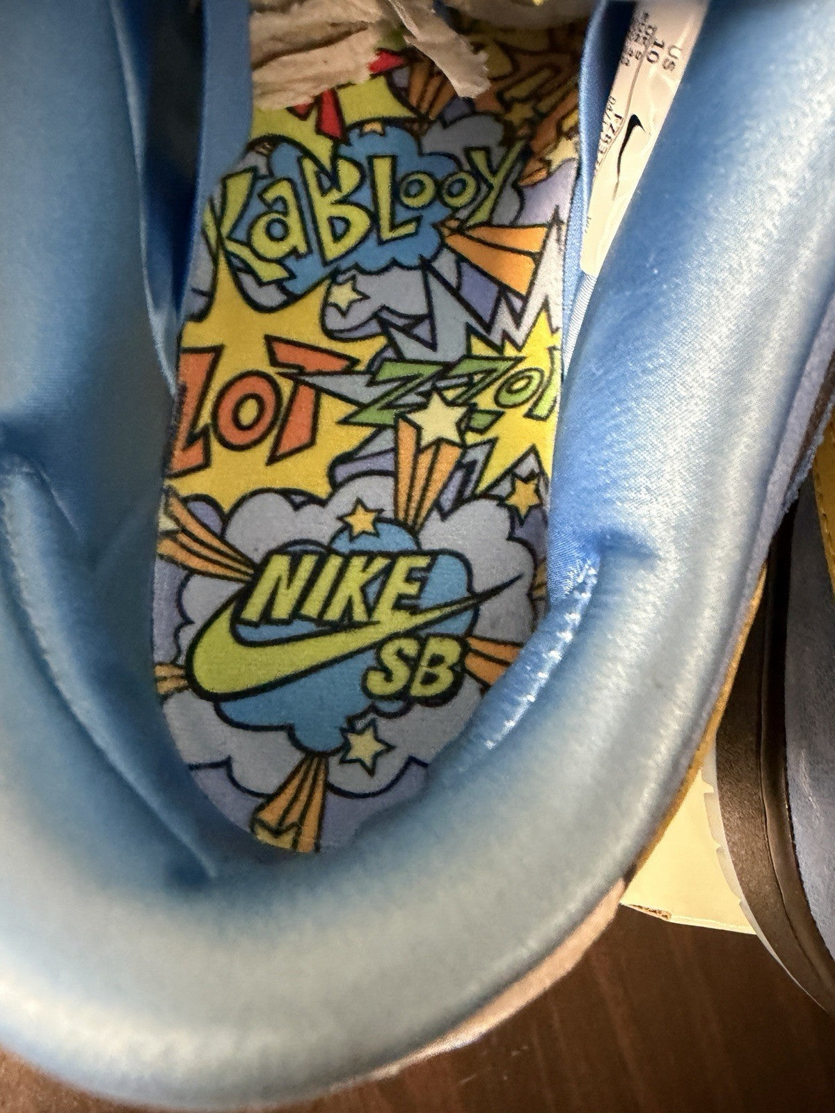 Men's Size 10 - The Powerpuff Girls x Nike Dunk Low Pro SB QS Bubbles Shoes - product image from the listing.