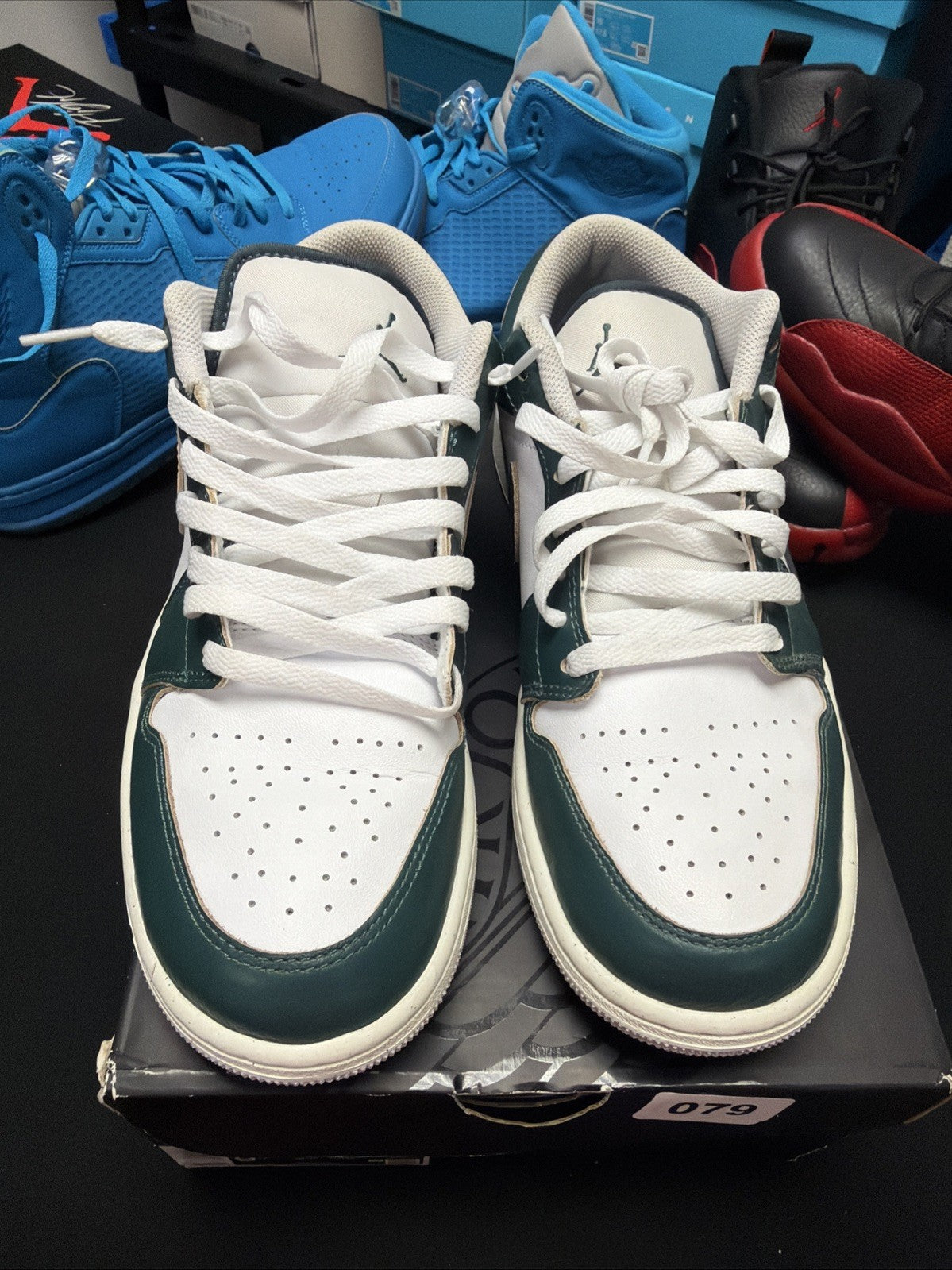 jordan 1 low SE oxidized green size 9.5 Used FQ7687-300 for Men - product image from the listing.