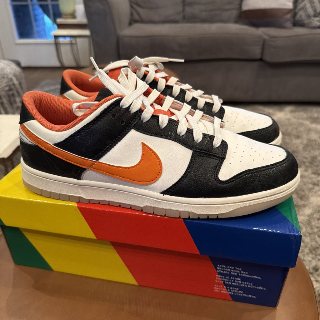 Dunk Low Prm Halloween 2021 size 11.5 preowned excellent by Nike - product image from the listing.