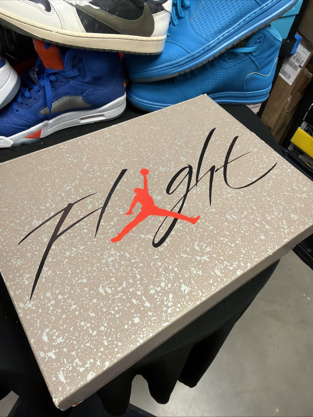TAUPE HAZE SIZE 11 - JORDAN 4 - product image from the listing.