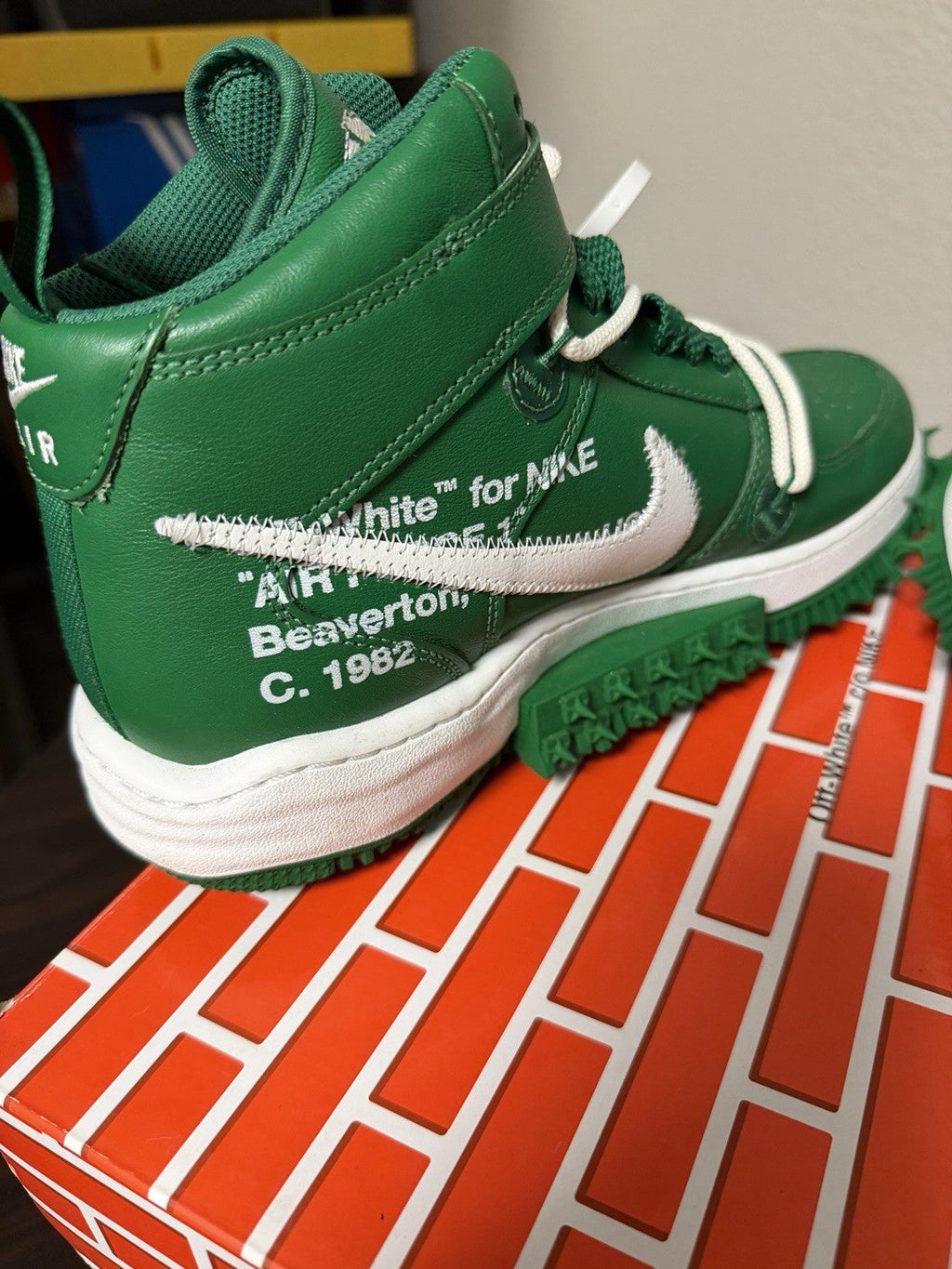 Off-White x Nike Air Force 1 SP Leather Mid Pine Green - Size 10 - product image from the listing.