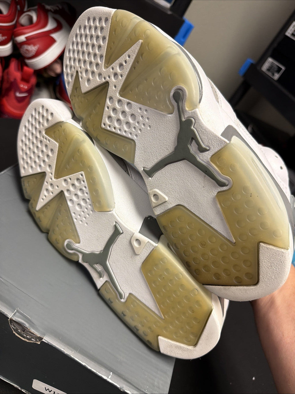 Men's NEW AUTHENTIC NIKE AIR JORDAN 6 RETRO "COOL GREY" US 9 - product image from the listing.