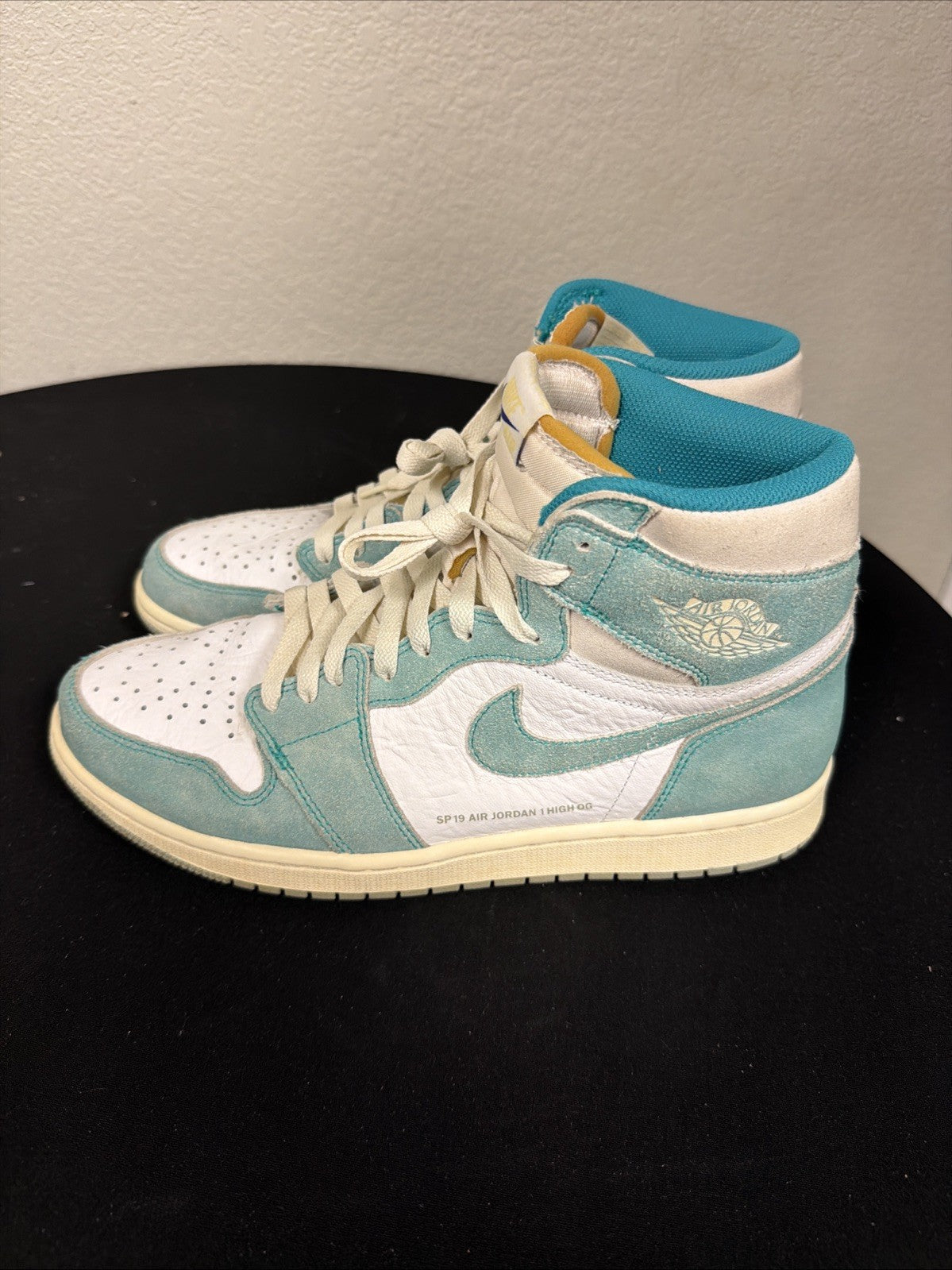 Jordan 1 Retro OG High Turbo Green - Size 11 - product image from the listing.