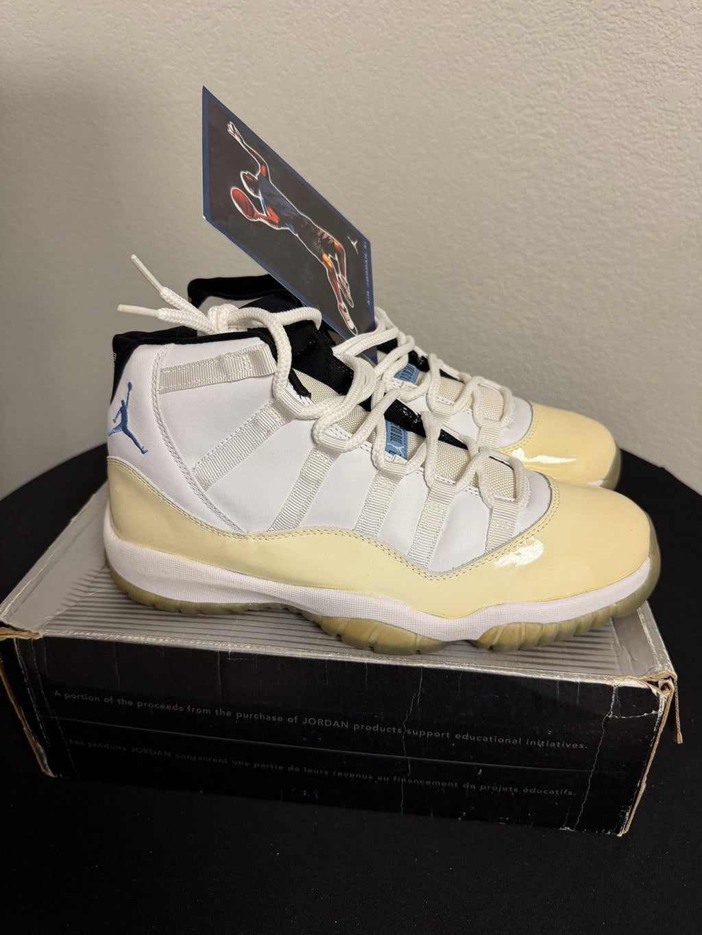 "Columbia" Air Jordan 11 Retro 2001 - product image from the listing.