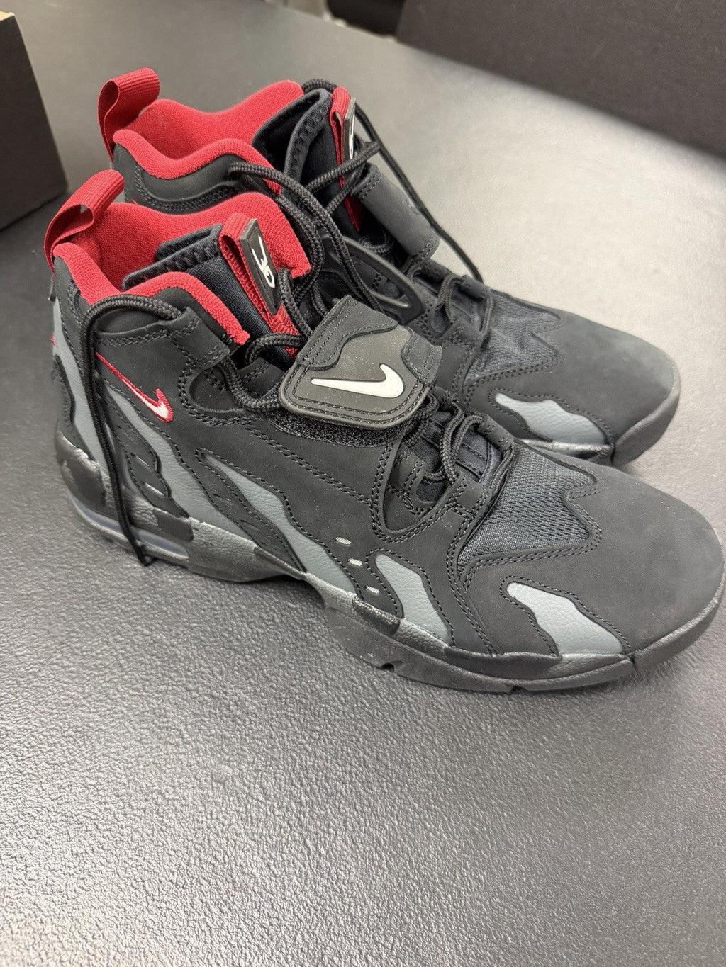 Black/White/Anthracite/Red - PRISTINE - - Nike Air DT Max 96 Falcons - product image from the listing.