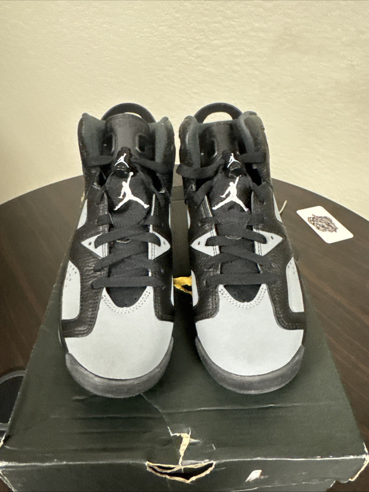 Air Jordan Retro 6 Gs Black Cool Greys - Size 5Y - product image from the listing.