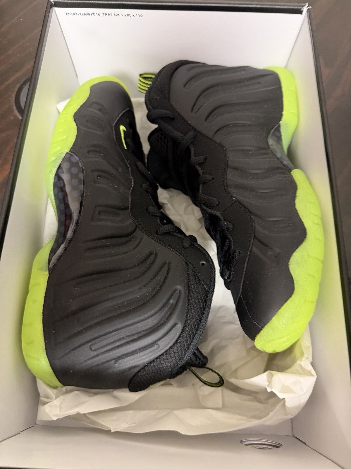 Women's Nike Little Posite One (gs) Black Volt 4.5 Y fits 7 Foamposite - product image from the listing.