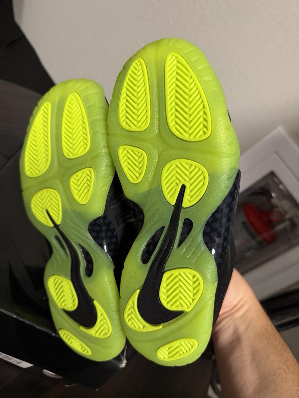 Women's Nike Little Posite One (gs) Black Volt 4.5 Y fits 7 Foamposite - product image from the listing.