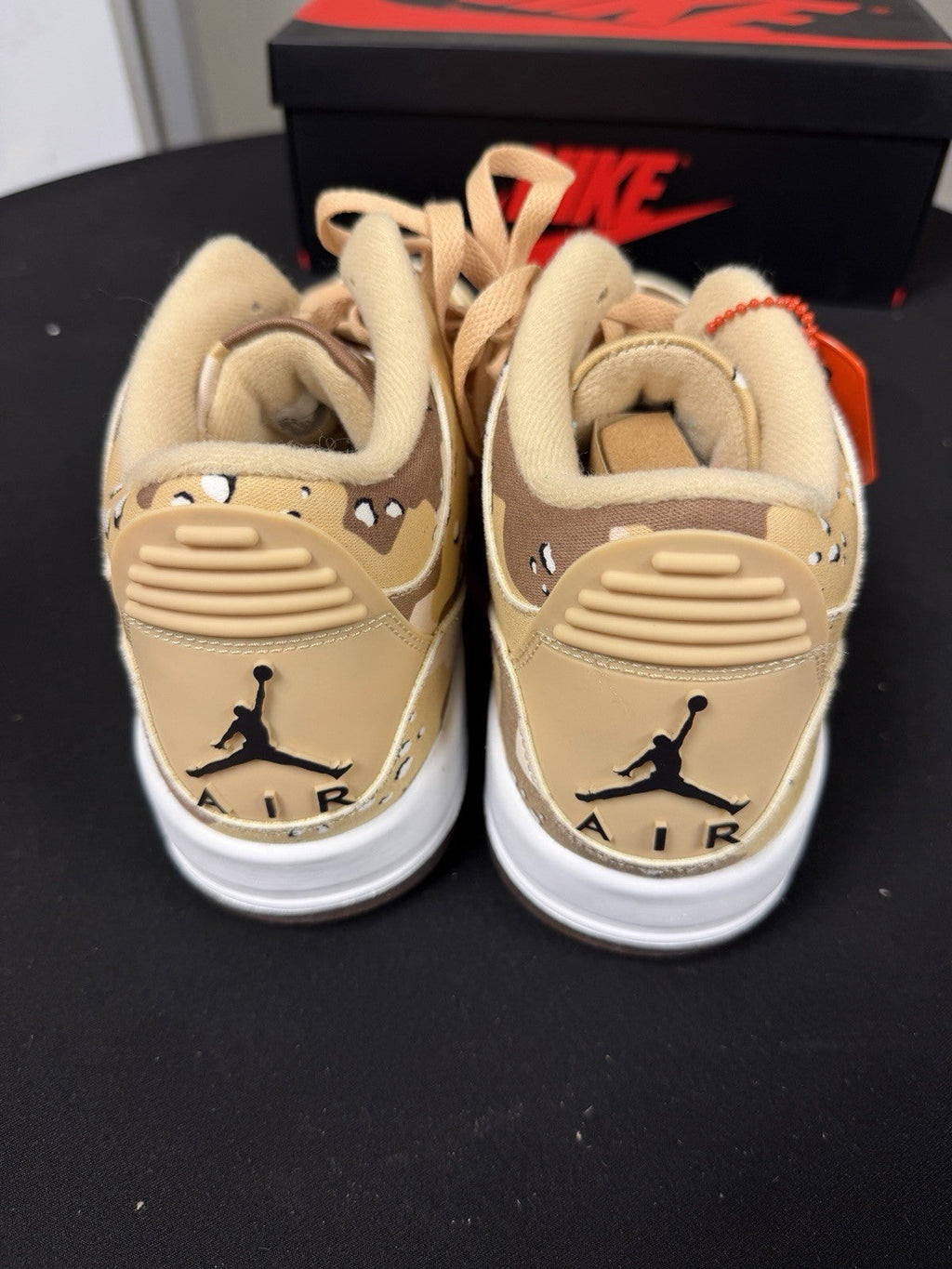 Women's Nike Air Jordan 3 Retro Tex Camo Size 10.5/ Men's 9 Shoes HM4301-200 - product image from the listing.