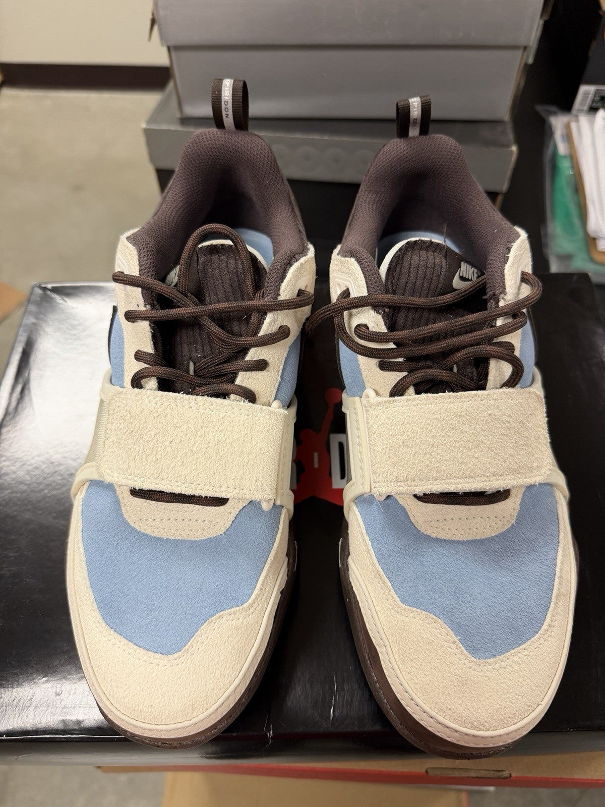 Nike Travis Scott x Zoom Field Jaxx Leche Blue - Size 9 - product image from the listing.