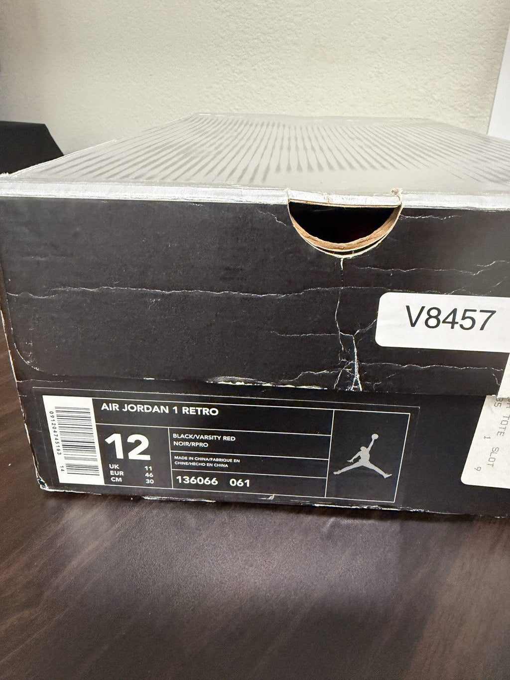 Air Jordan 1 Retro 2001 Bred VNDS - Size 12 - product image from the listing.