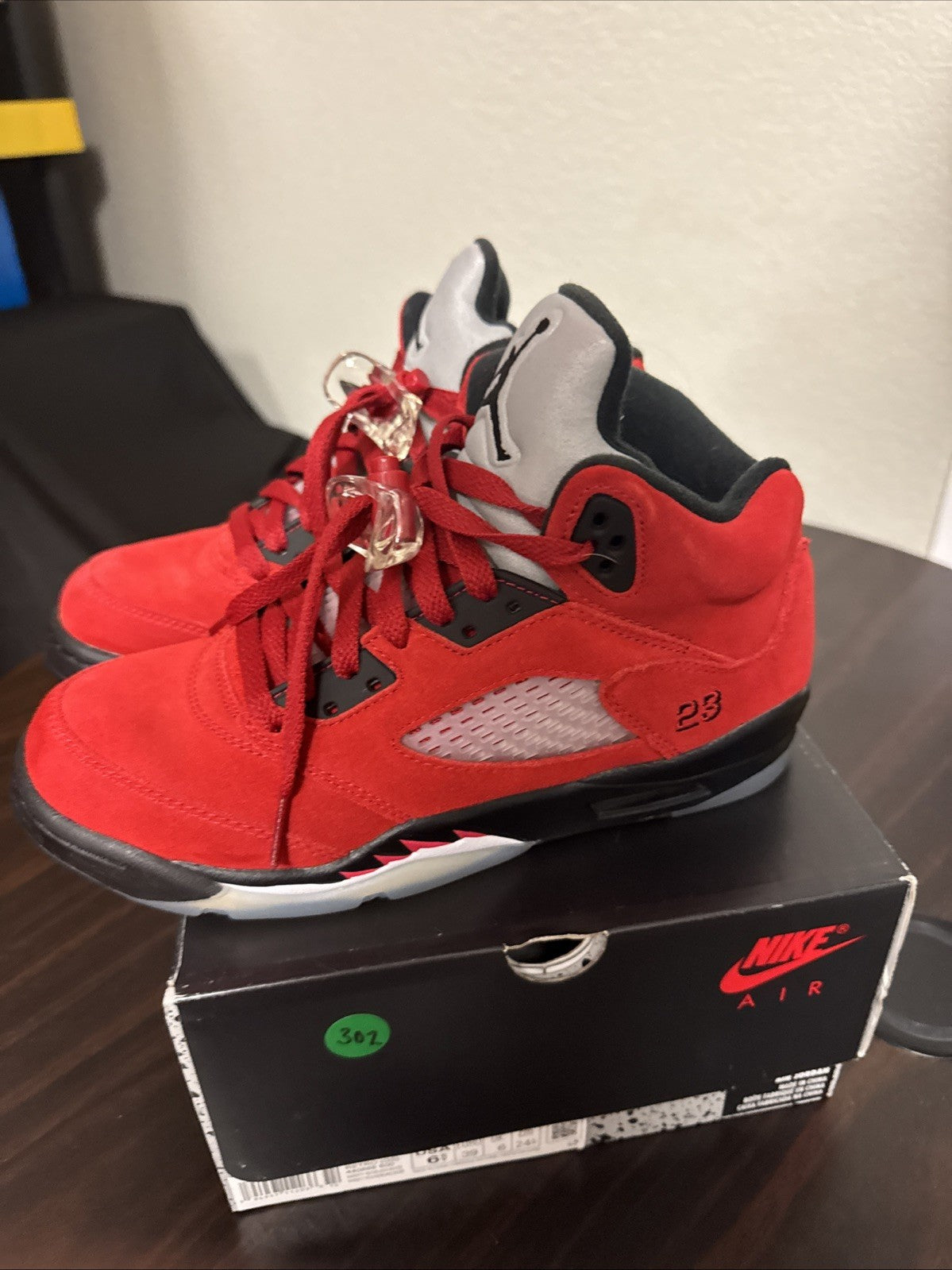 Jordan 5 Retro Mid Raging Bull - Size 6.5Y - product image from the listing.