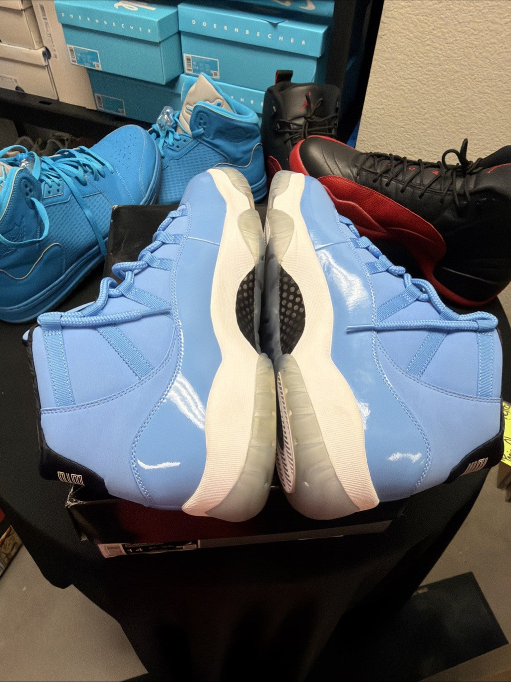 Jordan 11 Retro Pantone 2014😱 - 😱Size 13 - product image from the listing.