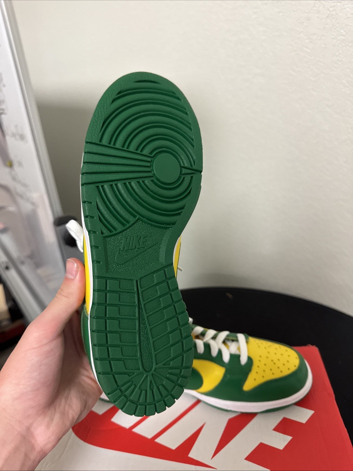 Men's Nike Dunk Low SP 'Brazil' 2020 Size 7.5 In Size 8.5 In Women's - product image from the listing.