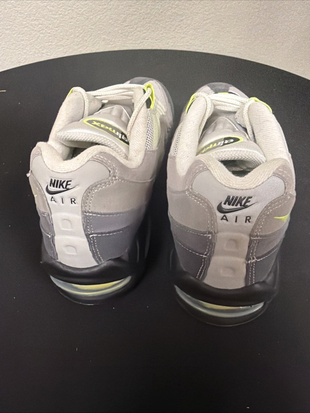 Men's Nike Air Max 95 OG Neon 2015 Size 9 Black/Grey/Green 554970-071 - product image from the listing.