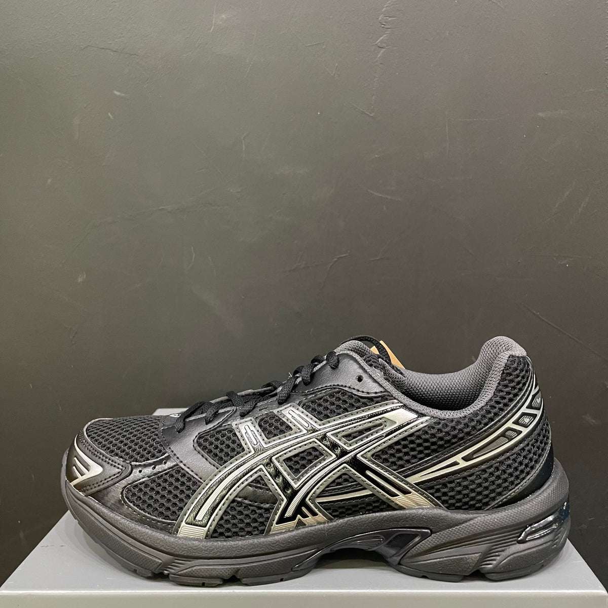 ASICS Gel-1130 in Black Pure Silver - product image from the listing.