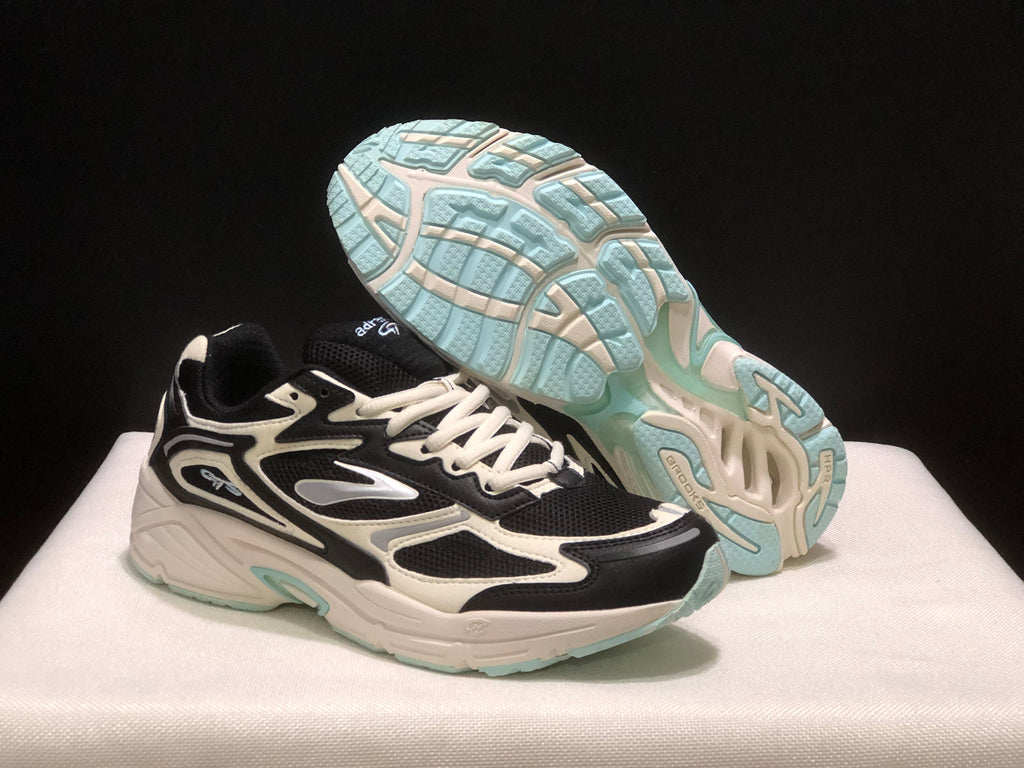 Brooks 4 Running-Inspired Trainers - product image from the listing.
