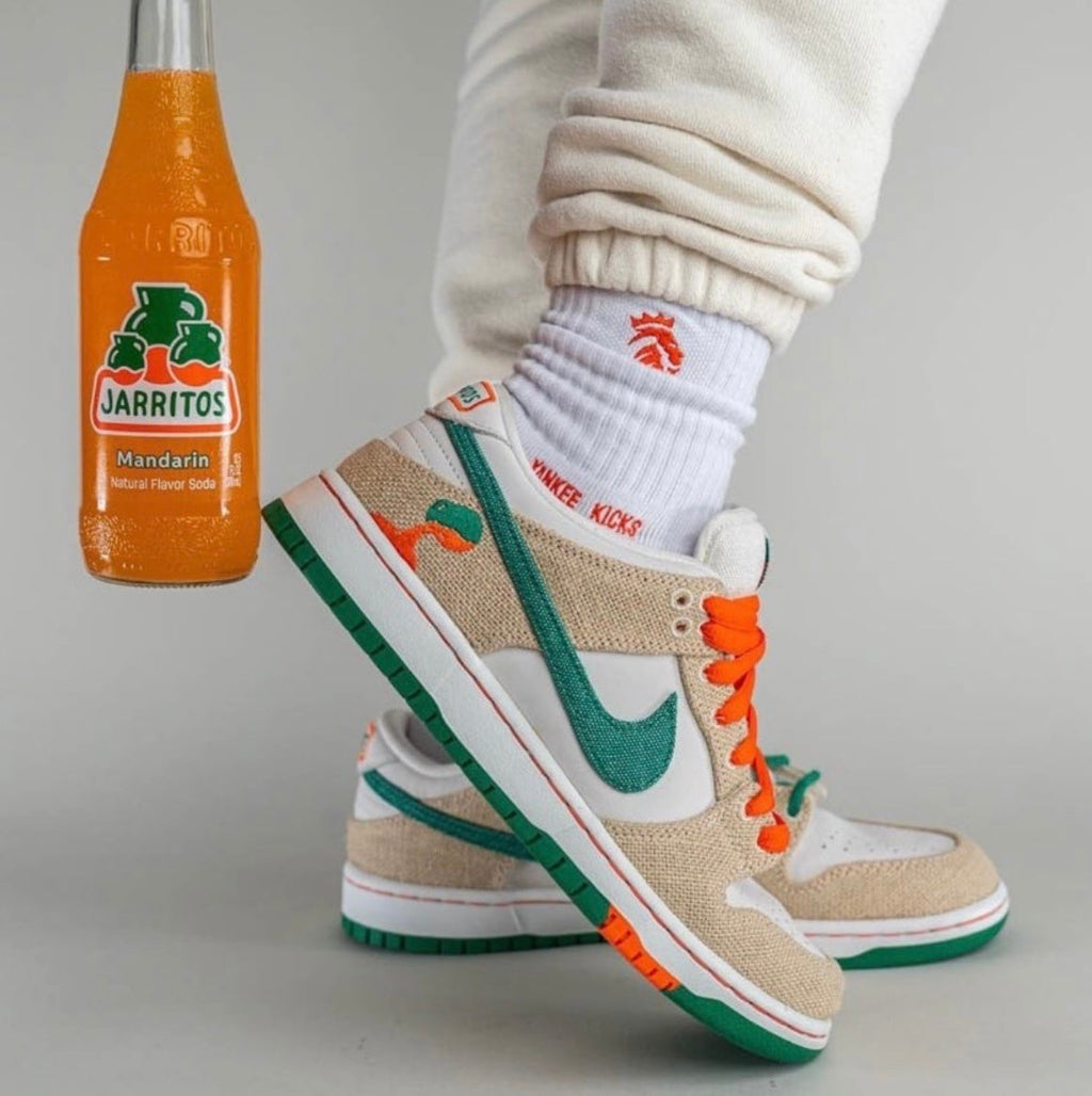 Nike SB Dunk Low Jarritos Collaboration Trainers FD0860-001 - product image from the listing.