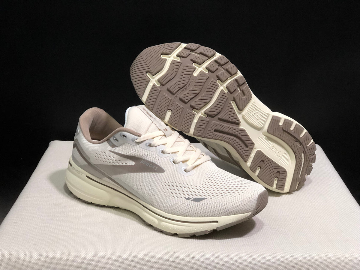 Brooks Ghost 15 Shoes for Running - product image from the listing.