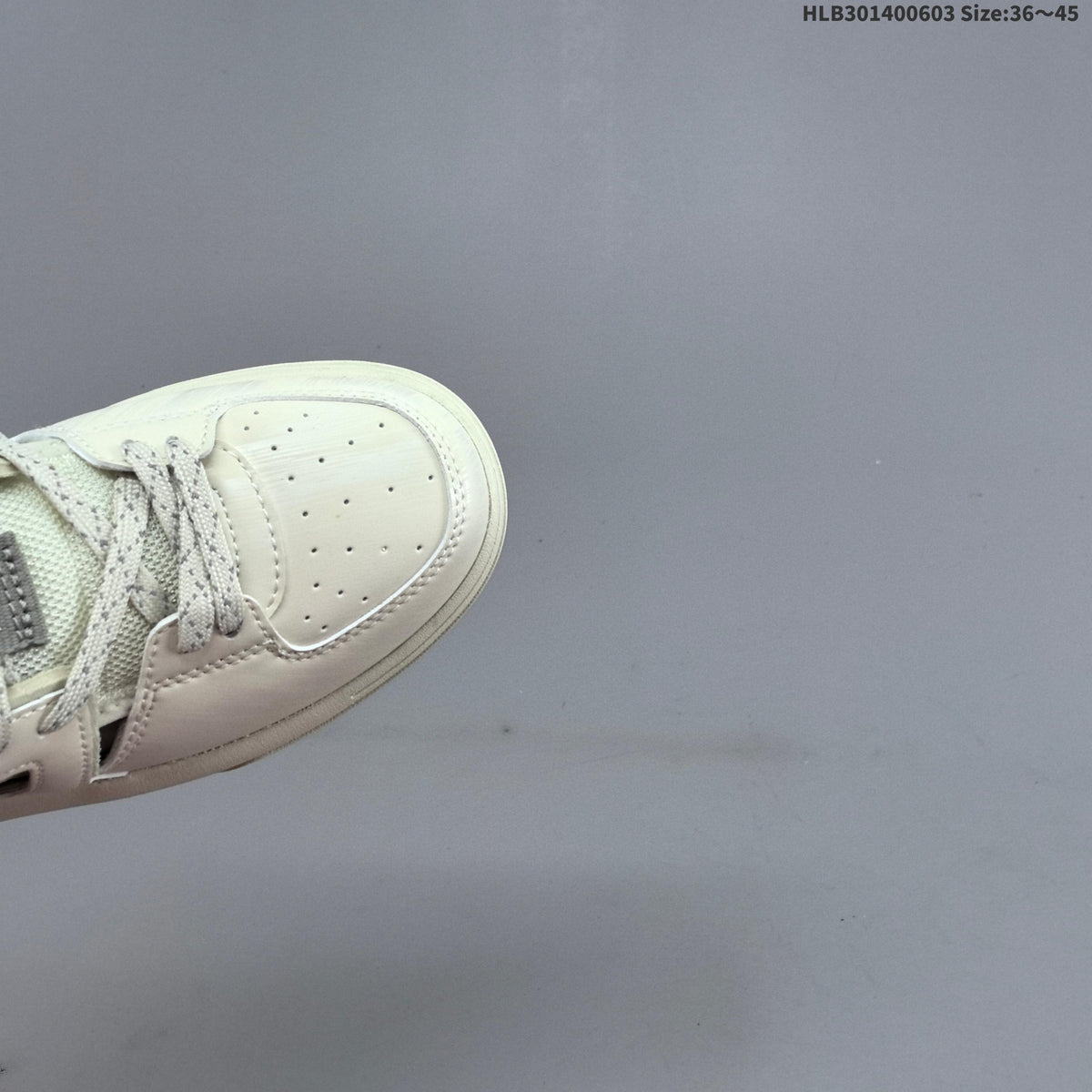 MLB New York Yankees Platform Trainers in Off-White - product image from the listing.