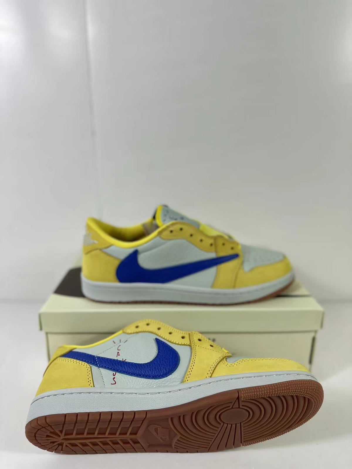 Nike Air Jordan 1 Low in Canary DZ4137-700 - product image from the listing.