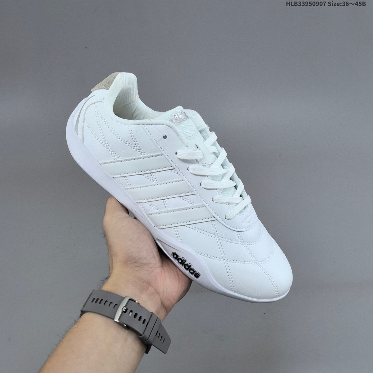 Adidas Originals Adiracer Low-Top Sneakers in White HQ9161 - product image from the listing.