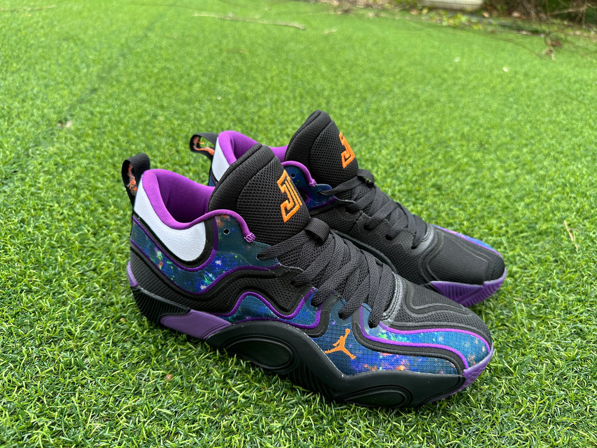 Jordan 680-3 Basketball Sneakers in Black Purple - product image from the listing.