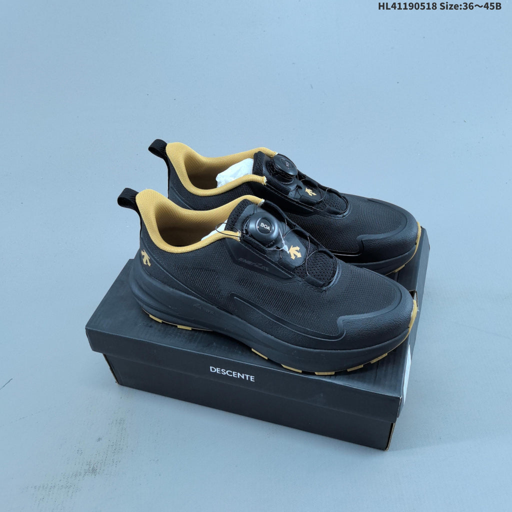 DESCENTE LAVITATE TRAIL WIRE 3.0 Low-Cut Sneakers - product image from the listing.