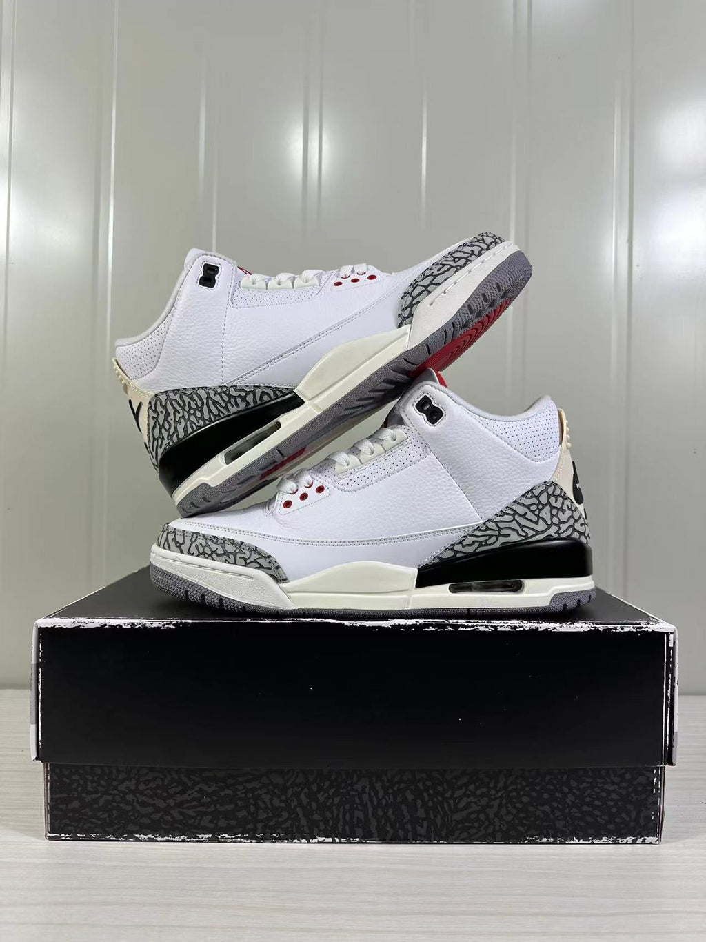 Air Jordan 3 Retro White Cement Reimagined DN3707-100 - product image from the listing.