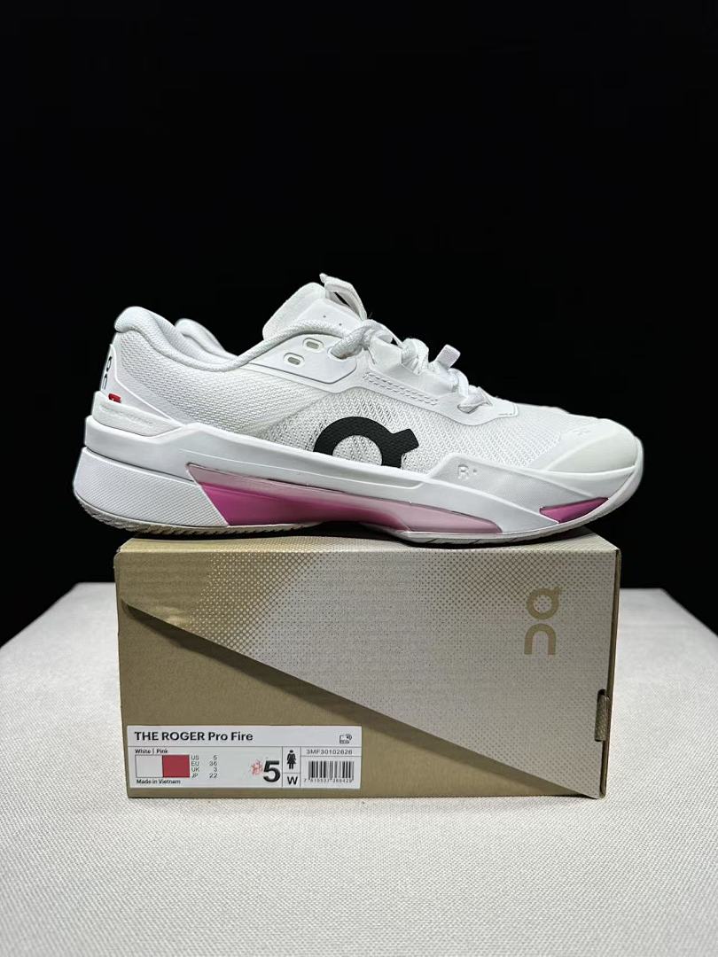 On The Roger Pro Fire Clay White Court Trainers - product image from the listing.
